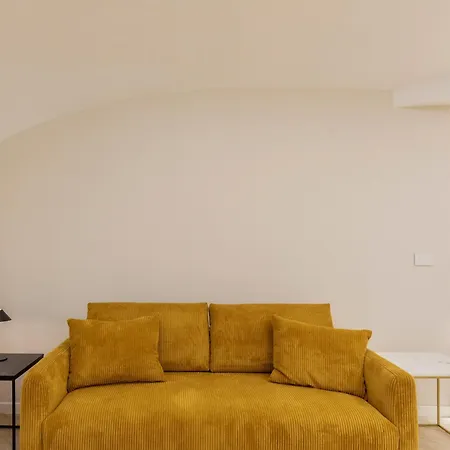 Chiatamone Seafront Apartman *