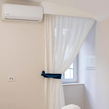 Chiatamone Seafront Apartman Nápoly