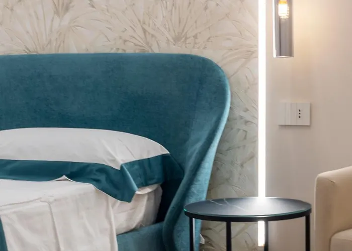 Chiatamone Seafront *