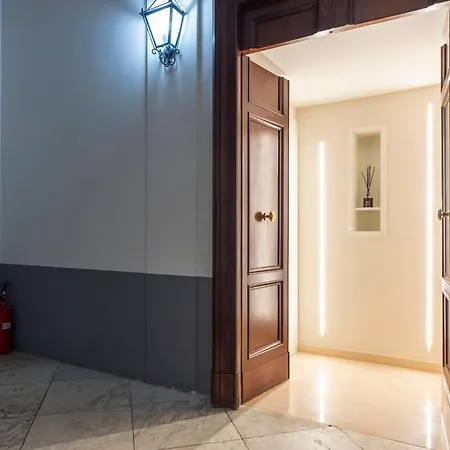 Chiatamone Seafront * 나폴리