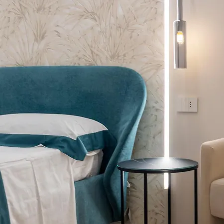 Chiatamone Seafront *