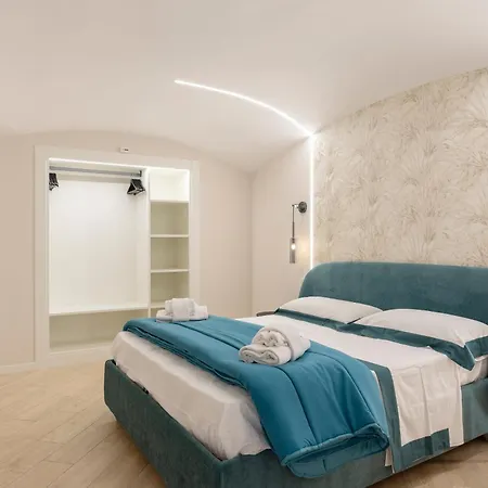 Chiatamone Seafront *